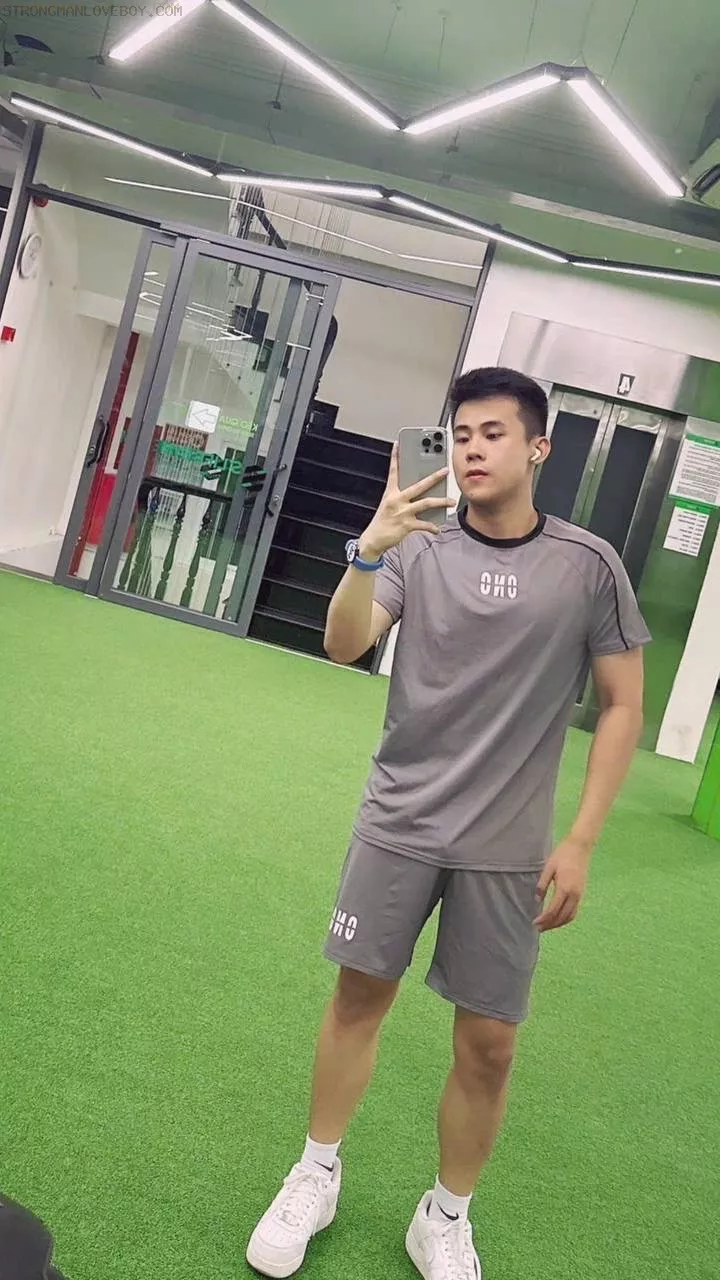 Duy Anh sn 2k2 baby 1m70/58kg matxa ful bott Q Gia Lai