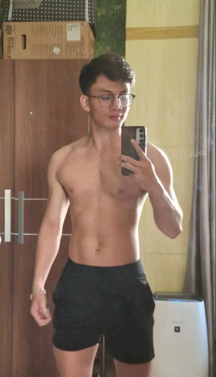 Tâm 1999 gym 1m71/65kg Trai hà tĩnh Hàng to, top bot ok 