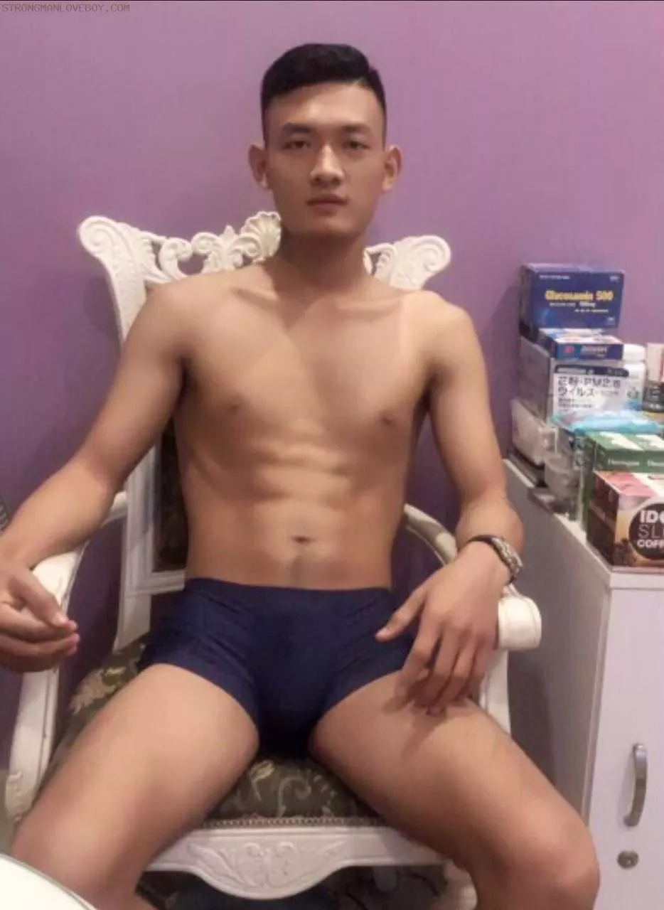 Hiếu 1996 trai bắc 1m83/73kg  hàng khủng-only Top