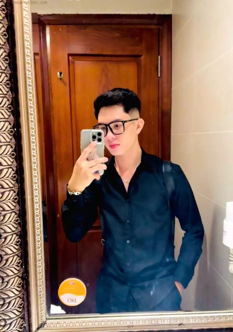 Đức huy 2k1-1m72/58kg Slim fit hàng khủng Mat-xa top bot ok Q nghệ an