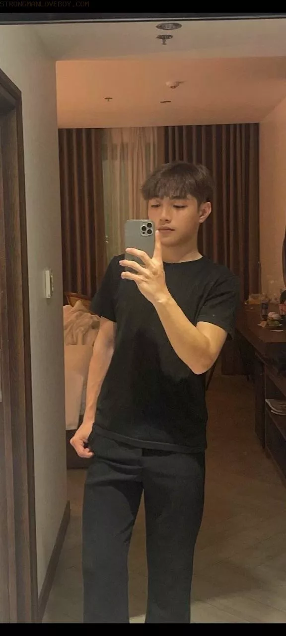 Duy Anh 2k2 baby cần thơ 1m70/61kg Mattxa full top bot