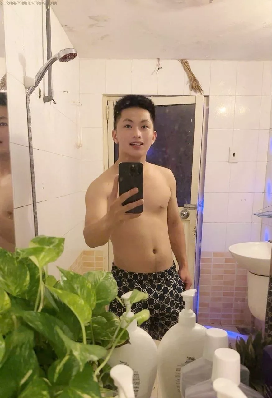Hoàng 2k trai bắc menl 1m65/60kg ku to, only top