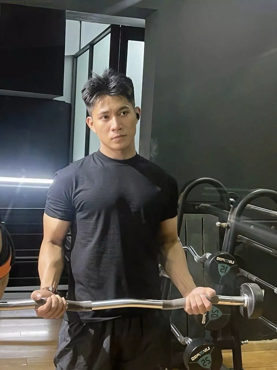 Nghĩa 2k trai gym 1m75/76kg Ku to Top very , có thể lm bot Q. Quảng ngãi