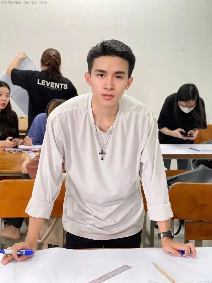 Huy Mẫn 2k3 trai Hanoi 1m68/55kg Slim fit ku to, full