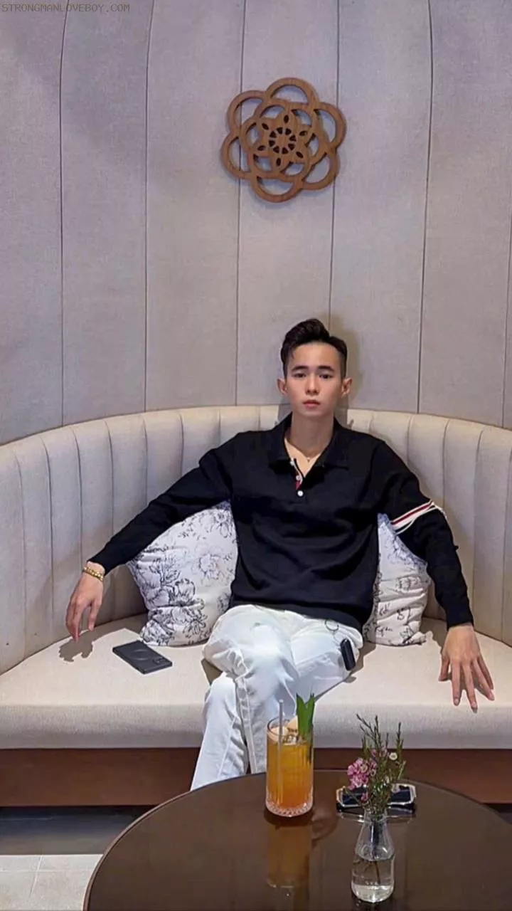 Hoàng Phúc Sg 2k4 1m69/52kg Slim fit ku khủng