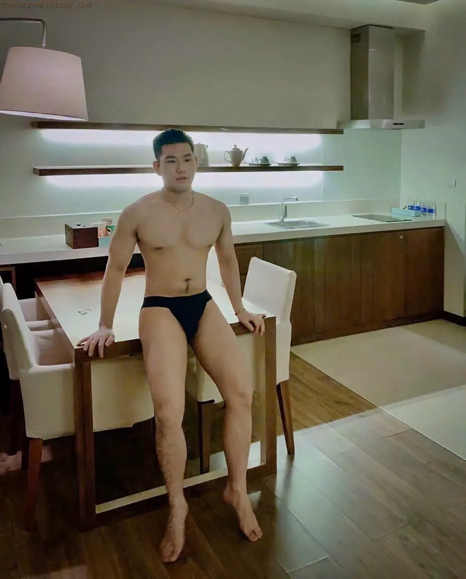 Duy 25T  1m70/68kg gym muscle  Cent top bot matxa tốt Q trà vinh