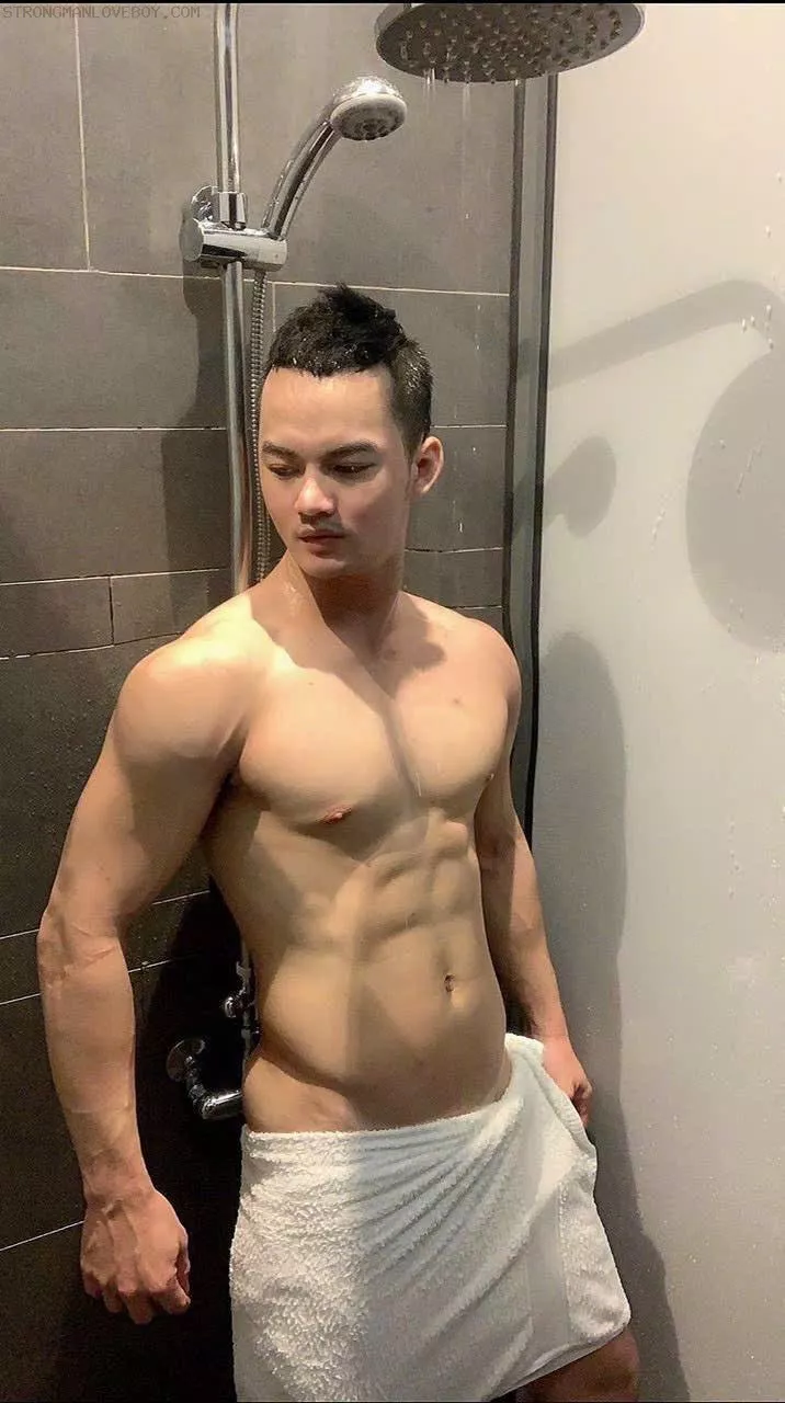 PT GYM SG KEVIN Lam 1996-1m73/74kg BODY GYM Ku khủng, full zâm & nhiệt tình