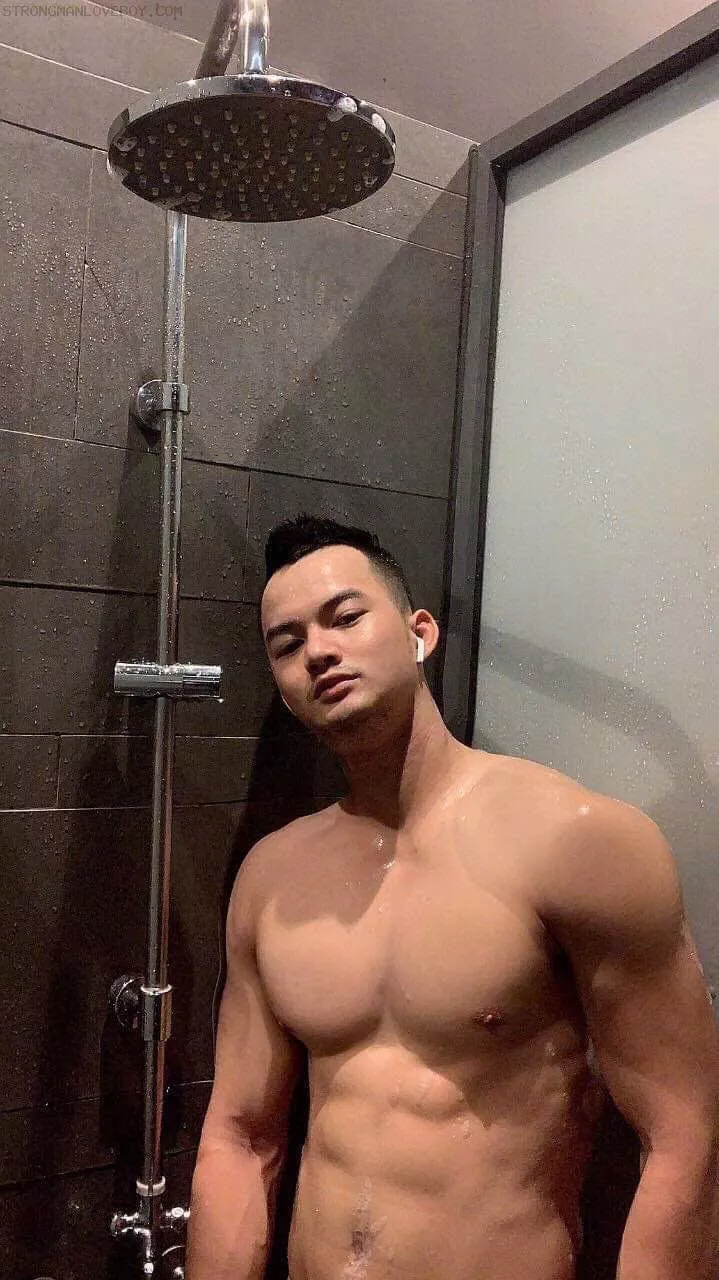 PT GYM SG KEVIN Lam 1996-1m73/74kg BODY GYM Ku khủng, full zâm & nhiệt tình