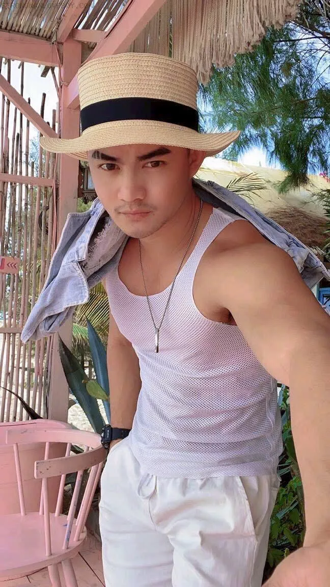 PT GYM SG KEVIN Lam 1996-1m73/74kg BODY GYM Ku khủng, full zâm & nhiệt tình