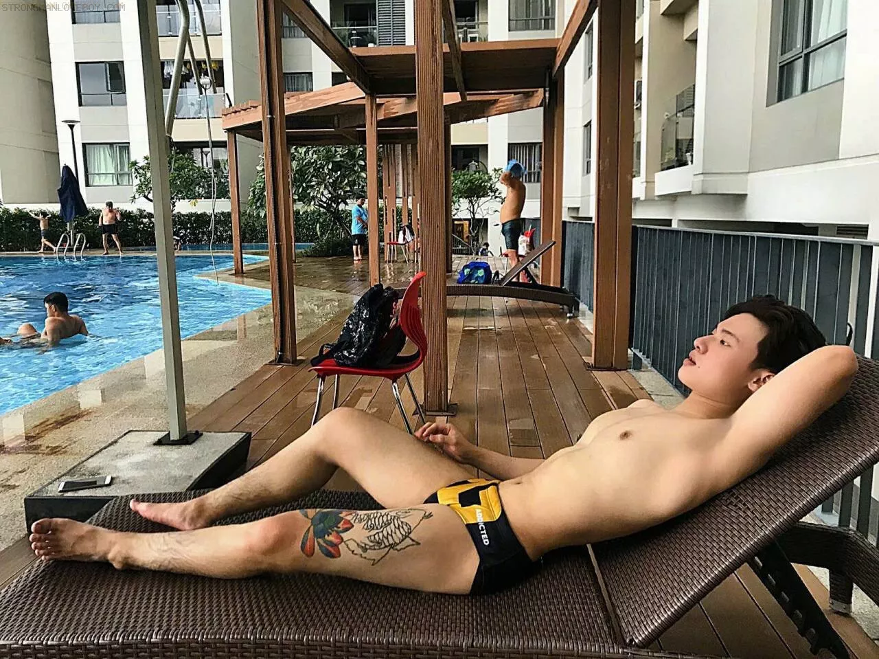 Đăng 2k2 SG 1m73/62 kg H khủng Cent top bot   Gym matxa tốt