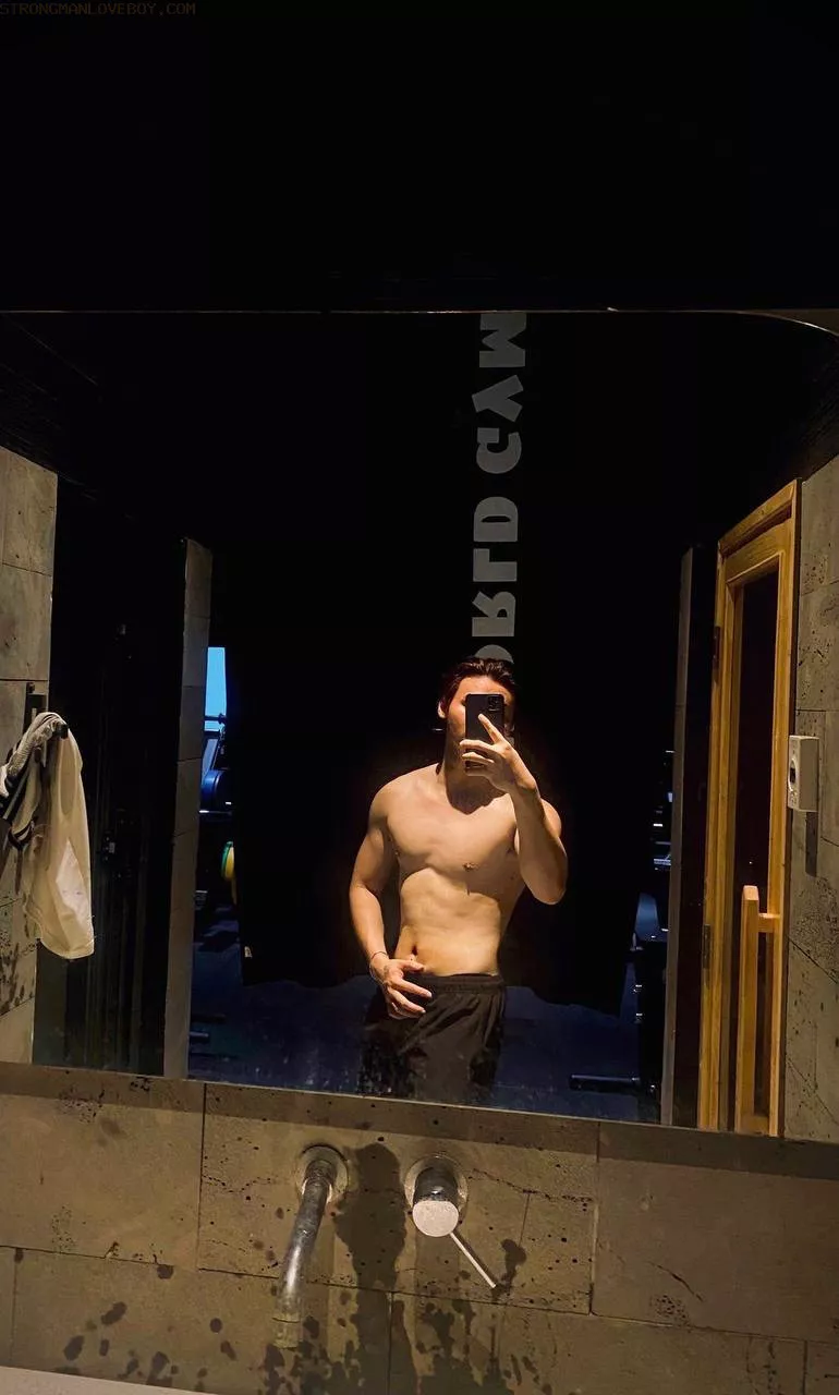 Đăng 2k2 SG 1m73/62 kg H khủng Cent top bot   Gym matxa tốt