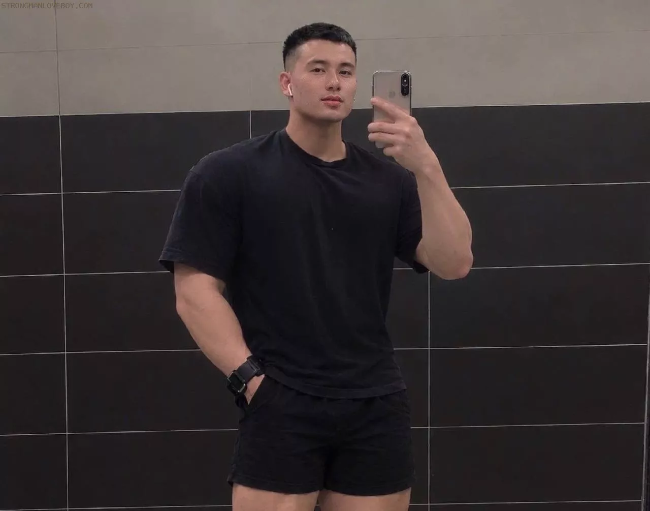 Soc 99 Gym body  1m73/75kg top bot dâm matxa tốt  Q cân thơ