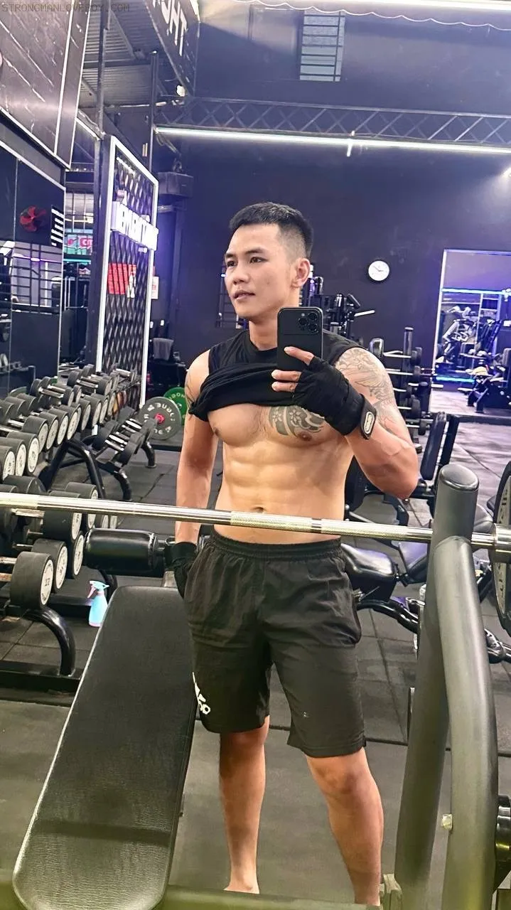 Khang C thơ 1998  Menly Gym   1m71/68kg   Matxa tốt cent top bot  Sdt 0348583323