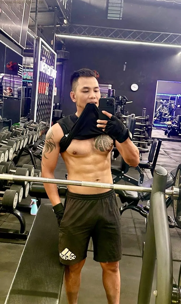 Khang C thơ 1998  Menly Gym   1m71/68kg   Matxa tốt cent top bot  Sdt 0348583323