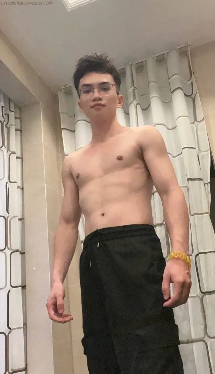 Tùng Lâm 2k2 trai bắc 1m66/58kg Menl slim ku to Q hải phòng
